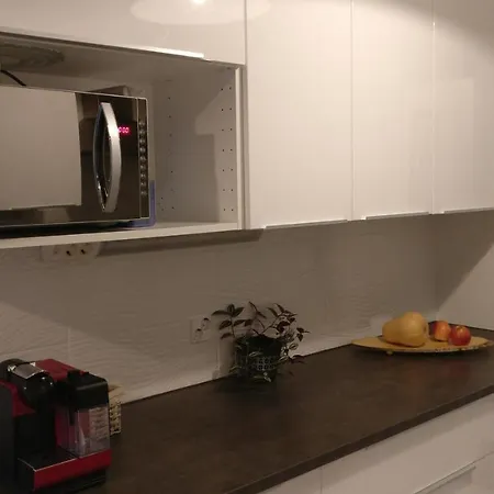 4 Km To The Center Afoot, Cute With Free Parking Apartman *