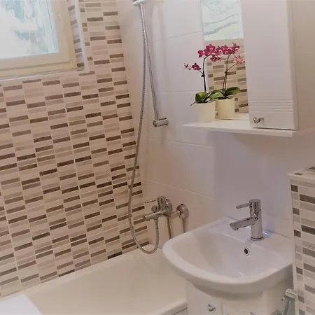 4 Km To The Center Afoot, Cute With Free Parking Jyväskylä